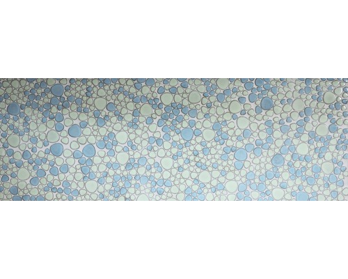 Mosaikfliese mit unregelmäßig geformten Steinen