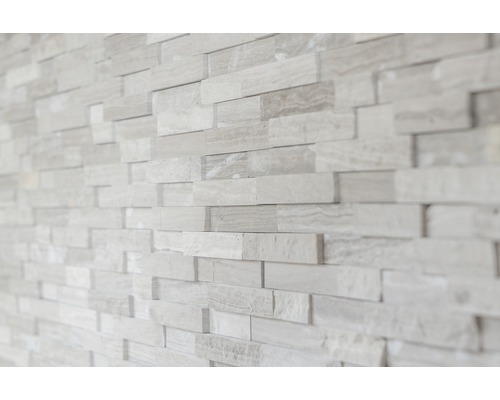 Wandverkleidung aus Naturstein in Ziegeloptik
