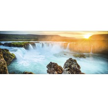 Paysage de cascade au lever du soleil