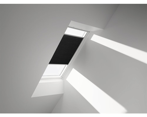 Store plissé alvéolaire VELUX uni noir à commande manuelle FHC C02 1047S