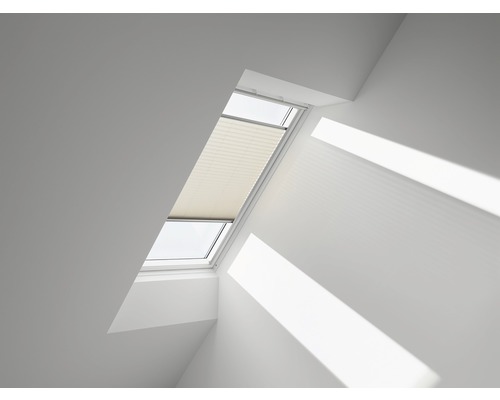 VELUX Plissee-Faltstore sand manuell FHL C02 1259S Dachfenster mit Plissee im Innenraum