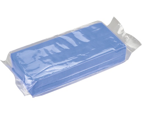 Pâte à modeler bleue emballée dans du film