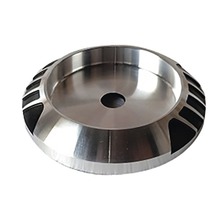 Disque de ponçage métallique avec évidements