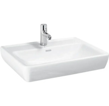 Waschbecken aus Keramik mit Armatur
