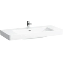 Weißes Aufsatzwaschbecken mit Armatur