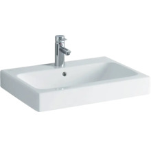 Weißes Aufsatzwaschbecken mit Armatur