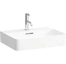 Waschtisch aus Sanitärkeramik mit Armatur