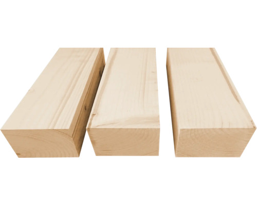 Drei Holzbohlen aus Nadelholz