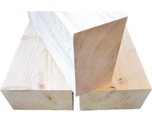 Lattes de bois empilées