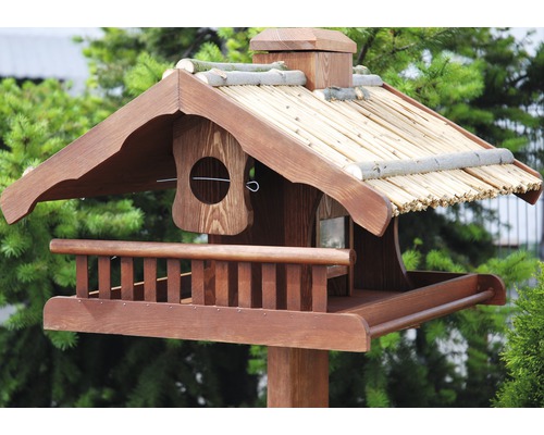 Maison pour oiseaux en bois avec mangeoire