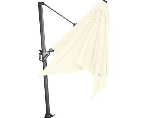 Geschlossener Ampelschirm mit Mast