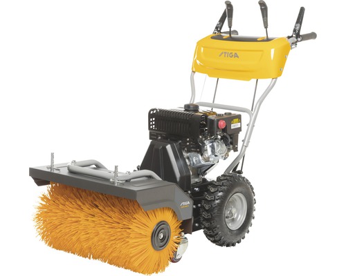 Kehrmaschine mit Bürstenwalze und Rädern