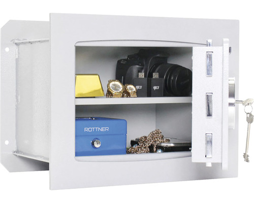 Coffre-fort ouvert avec des objets de valeur