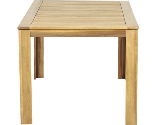 Quadratischer Gartentisch aus Holz