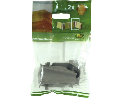 Emballage avec deux éléments d''angle de plinthe