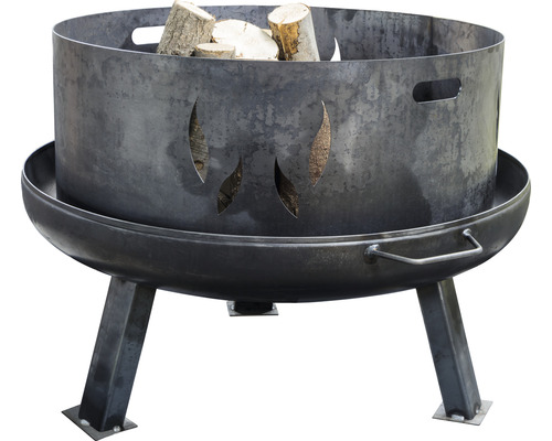 Feuerstelle aus Metall mit Holzscheiten