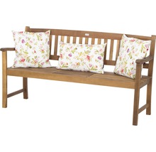 Holzbank mit drei floralen Kissen