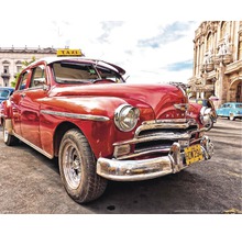 Taxi Plymouth rouge de style ancien