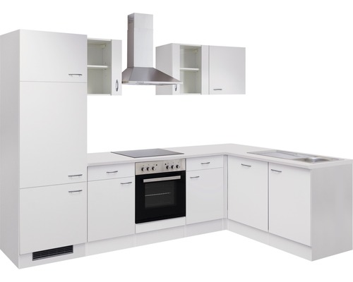 Weiße Einbauküche mit Spüle, Herd, Dunstabzugshaube und Schränken