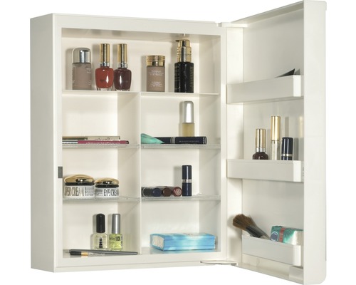 Geöffneter weißer Spiegelschrank mit Kosmetikprodukten