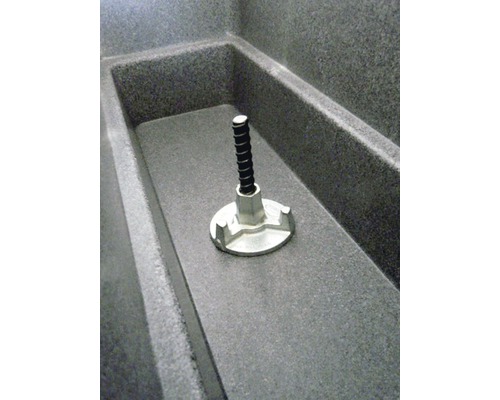 Élément de fixation dans la construction du receveur de douche