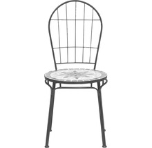 Gartenstuhl mit Mosaikmuster auf der Sitzfläche