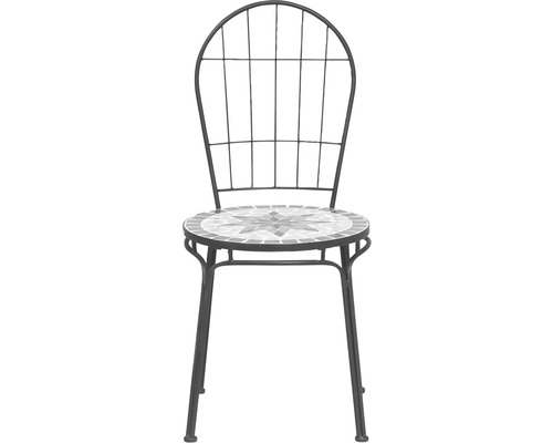 Gartenstuhl mit Mosaikmuster auf der Sitzfläche