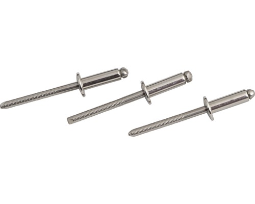Trois rivets aveugles en métal