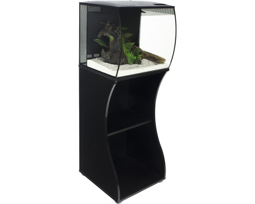 Aquarium avec meuble, décoration et éclairage