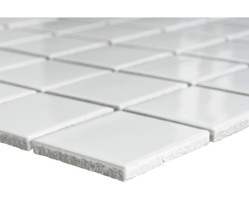 Quadratische Mosaikfliesen aus Keramik