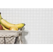 Carrelage mural avec panier de fruits