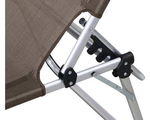 Vue détaillée d''une chaise de jardin avec revêtement textile et dossier réglable