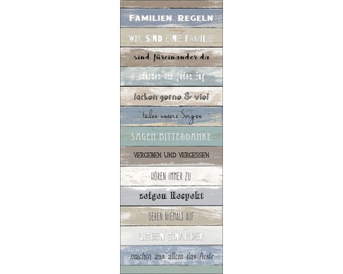 Dekoratives Holzschild mit dem Schriftzug Familienregeln.