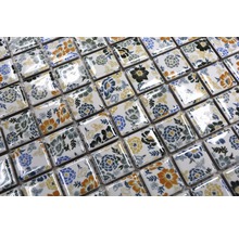 Mosaikfliesen mit floralem Muster
