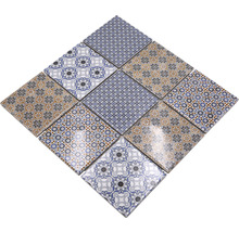 Carreaux carrés avec différents motifs