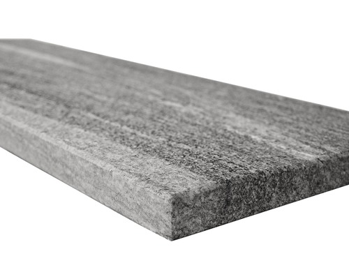 Detailaufnahme einer Fensterbank aus Stein