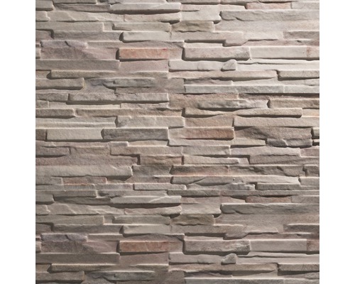 Mauerverkleidung mit horizontalen Steinelementen