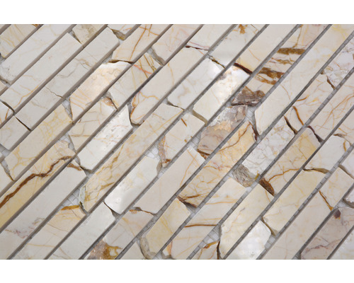 Mosaïque en pierre naturelle, disposée en diagonale