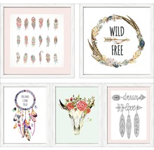 Six images encadrées avec des motifs de plumes, de fleurs et d''animaux dans un style aquarelle.