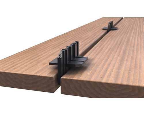 Terrassendielen mit Abstandhalter aus Kunststoff