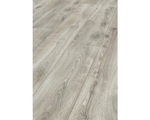 Verlegter Laminatboden in Holzoptik