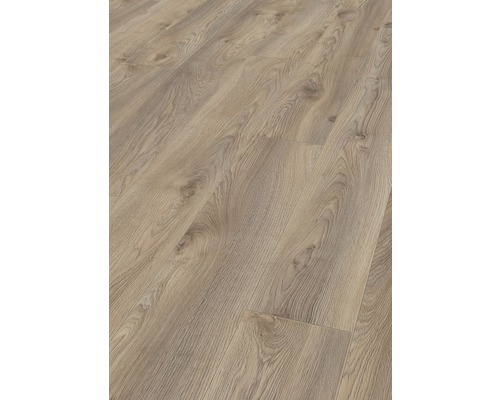 Verlegung von Laminatboden mit Holzoptik