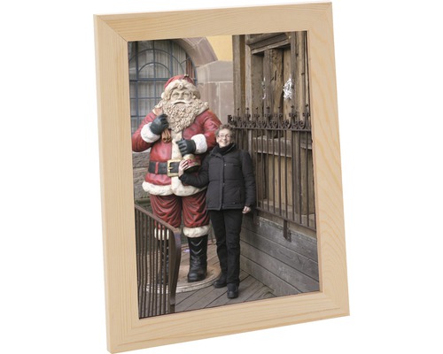 Cadre photo en bois avec une photo d''une femme à côté d''une statue du Père Noël