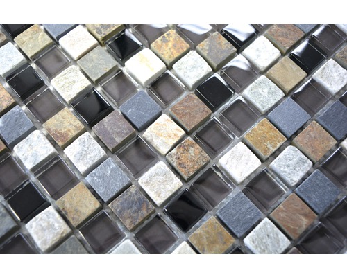 Mosaïque avec éléments en pierre naturelle et en verre