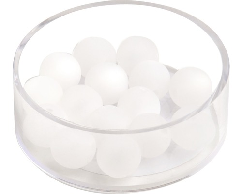 Billes en verre dans un bol transparent