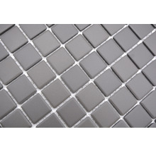 Gros plan de carreaux de mosaïque gris