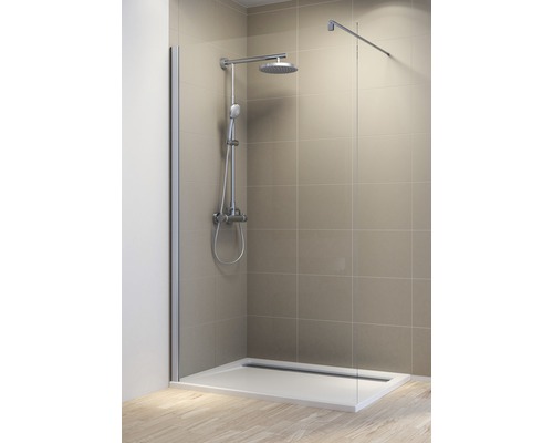 Duschkabine mit Duschwanne und Armatur im Badezimmer.
