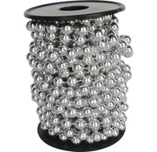 Silberfarbene Kugelkette auf einer Spule