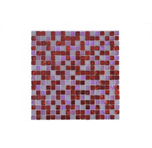 Mosaikfliese mit quadratischen Stücken in verschiedenen Farben