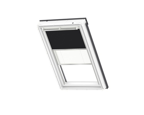 Dachfenster mit Verdunkelungsrollo und Jalousie